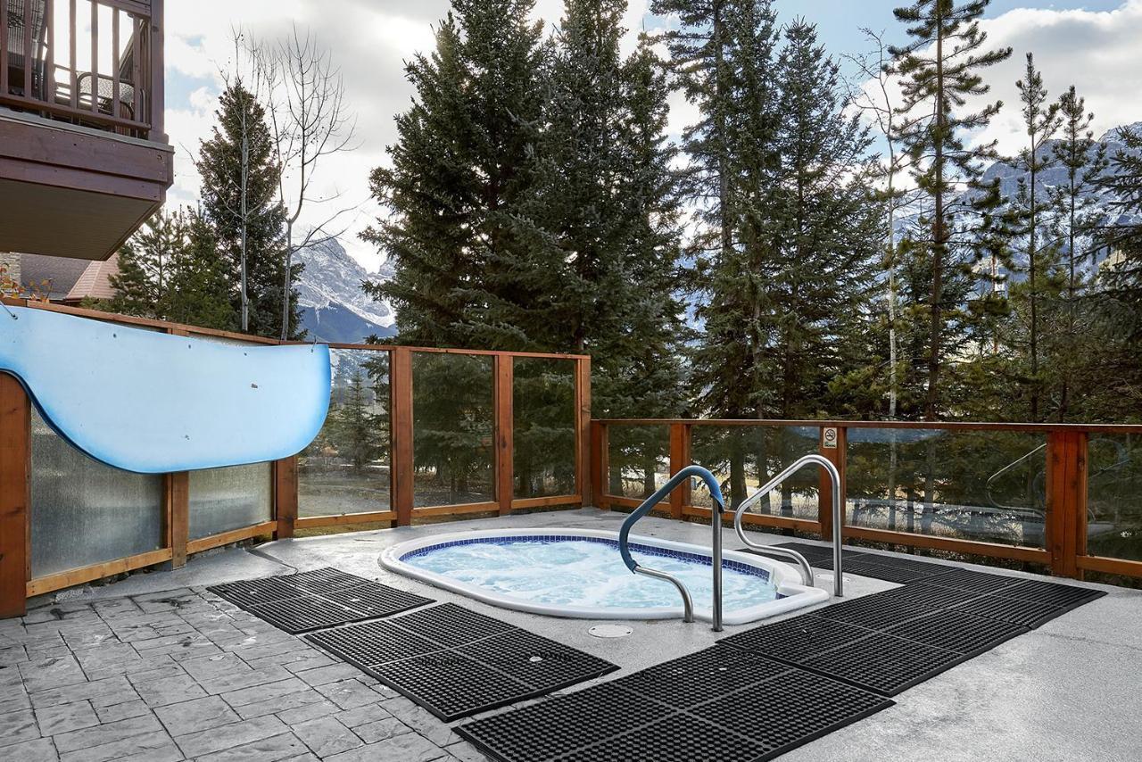 Villa Mountain View Escape With Open Hot Tub, Views!! Canmore Exterior foto